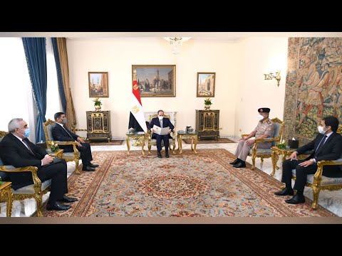الرئيس عبد الفتاح السيسي يستقبل وزير الدفاع العراقي lyteCache.php?origThumbUrl=https%3A%2F%2Fi.ytimg.com%2Fvi%2FGQZW14MDomk%2F0