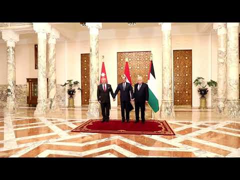الرئيس عبد الفتاح السيسي يعقد قمة ثلاثية مع ملك الأردن والرئيس الفلسطيني lyteCache.php?origThumbUrl=https%3A%2F%2Fi.ytimg.com%2Fvi%2FLLVEN3kkNYI%2F0