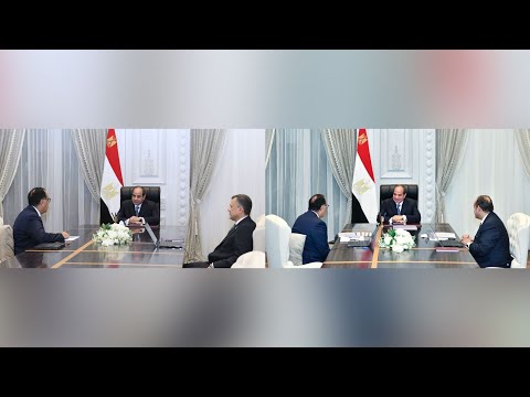 الرئيس عبد الفتاح السيسي يجتمع برئيس مجلس الوزراء ووزير التجارة والصناعة ووزير السياحة والآثار lyteCache.php?origThumbUrl=https%3A%2F%2Fi.ytimg.com%2Fvi%2FMldBCVo7OJg%2F0