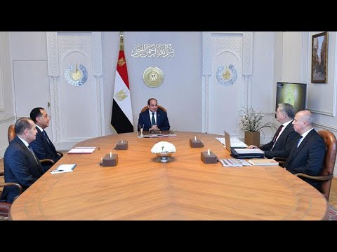 الرئيس عبد الفتاح السيسي يجتمع مع رئيس مجلس الوزراء ووزير البترول والثروة المعدنية lyteCache.php?origThumbUrl=https%3A%2F%2Fi.ytimg.com%2Fvi%2FTm1R9dBLgp8%2F0