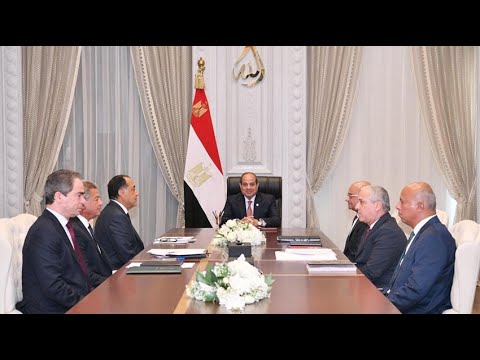 الرئيس عبد الفتاح السيسي يوجه بوضع خارطة طريق شاملة لتطوير الإعلام المصري lyteCache.php?origThumbUrl=https%3A%2F%2Fi.ytimg.com%2Fvi%2FUFTJYJV27Sg%2F0