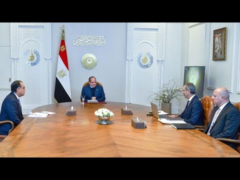 الرئيس عبد الفتاح السيسي يجتمع مع رئيس مجلس الوزراء ووزير الاتصالات وتكنولوجيا المعلومات