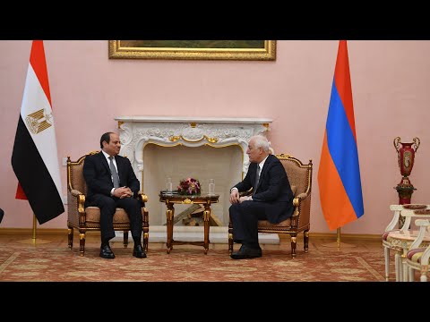 السيد الرئيس يلتقي رئيس جمهورية أرمينيا بالقصر الرئاسي في العاصمة الأرمينية يريفان