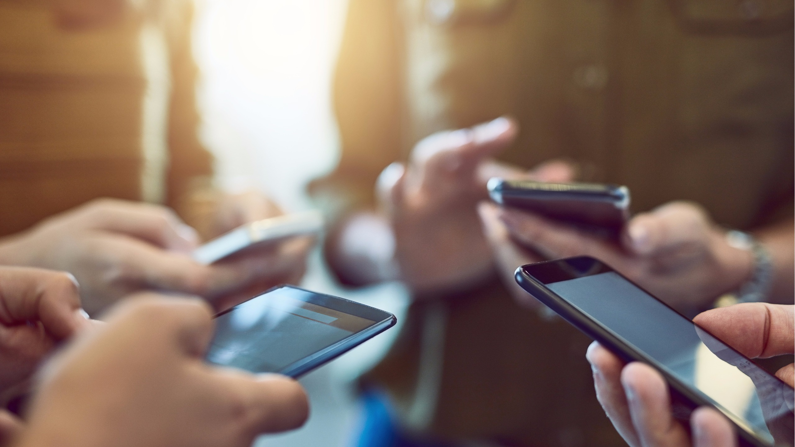 ثغرة أمنية في البلوتوث تُعرض مليارات الأجهزة للخطر smartphones 1