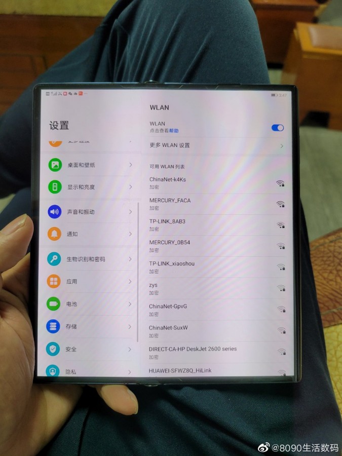 الهاتف القابل للطي Huawei Mate X2 يظهر في صورة مسربة واقعية ويبدو مثل سلفه Huawei Mate X2