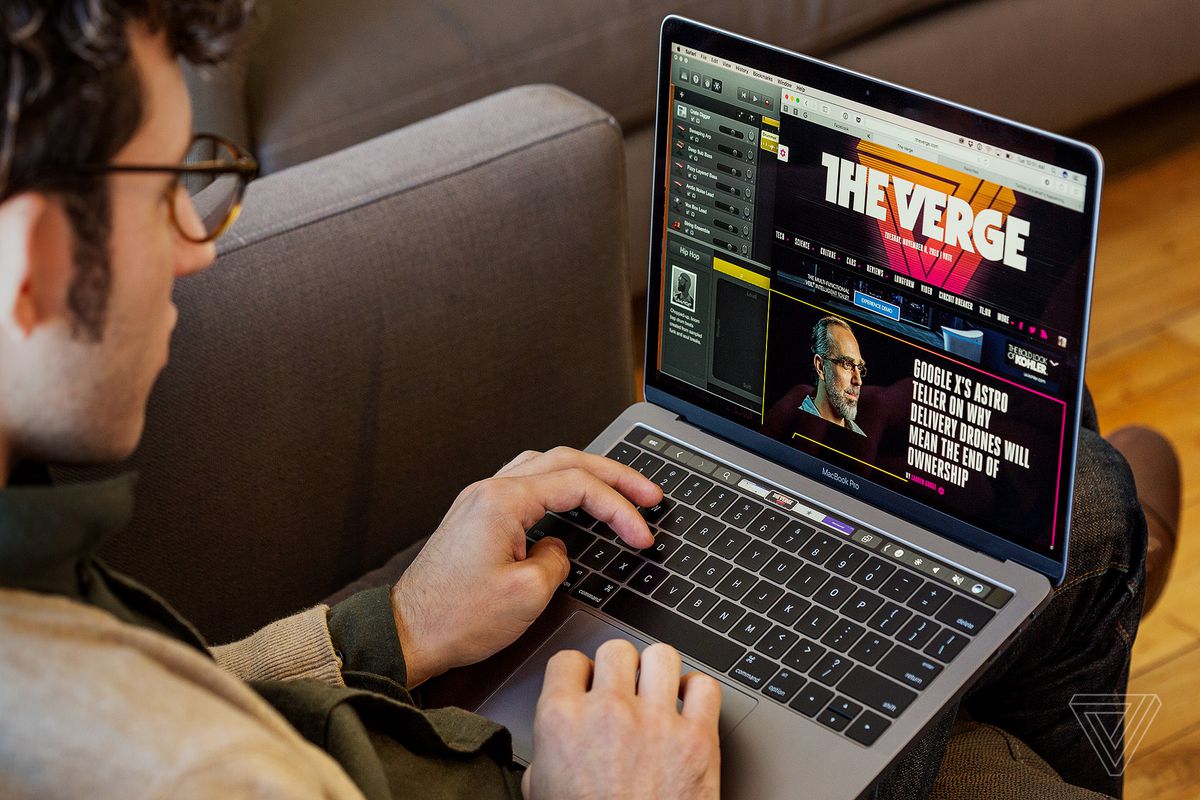 آبل قد تلجأ إلى خلايا وقود الهيدروجين لتشغيل أجهزة iPhone و MacBook المستقبلية MacBook Pro 13 2019 1