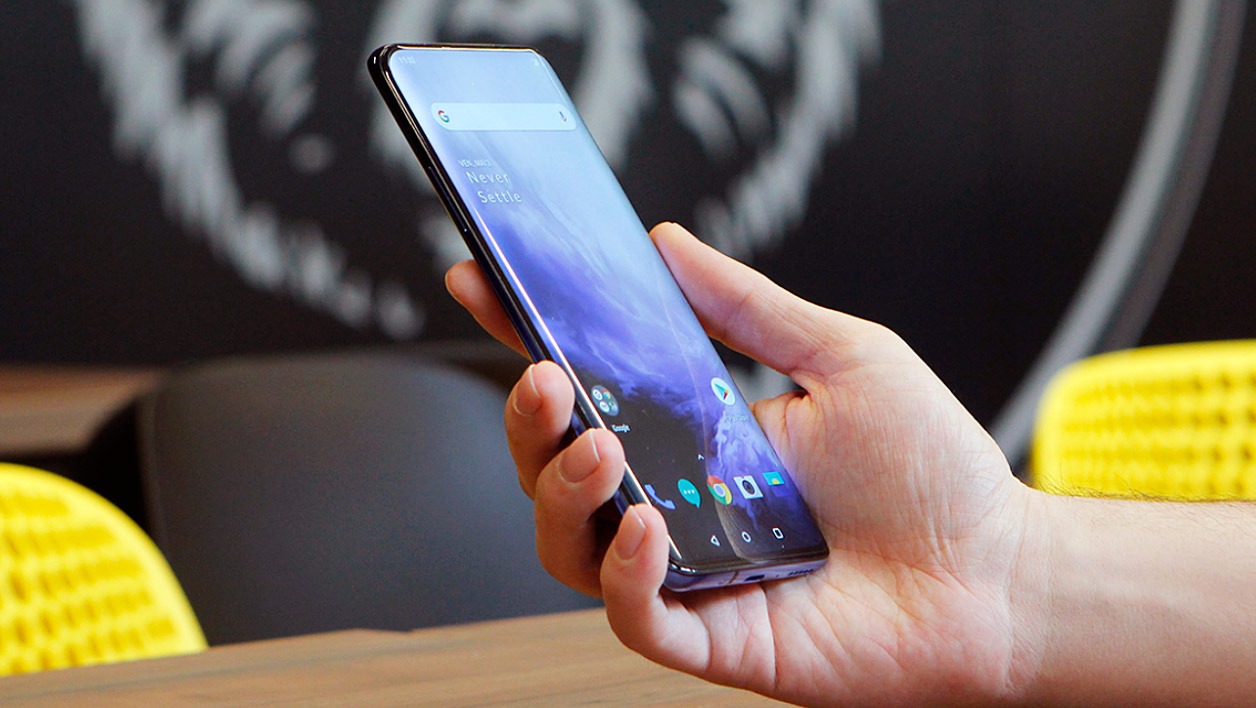 الهاتفين OnePlus 7T و OnePlus 7T Pro يحصلان على تحديث جديد لتحسين النظام وإصلاح بعض الأخطاء OnePlus 7T Pro