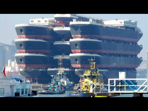 مفاجأة عبور أكبر سفينة شحن فى العالم لقناة السويس الجديدة World's Biggest ship crossing Suez Canal hqdefau 279