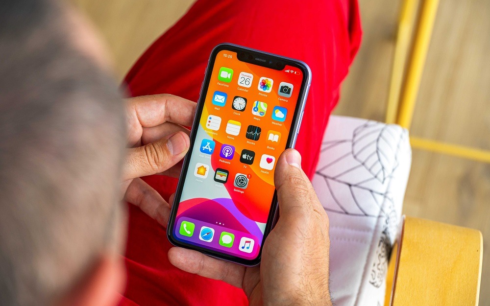 القطع في شاشة iPhone موجود هنا ليبقى لعامين إضافيين وفقا لمُسرب بارز iPhone