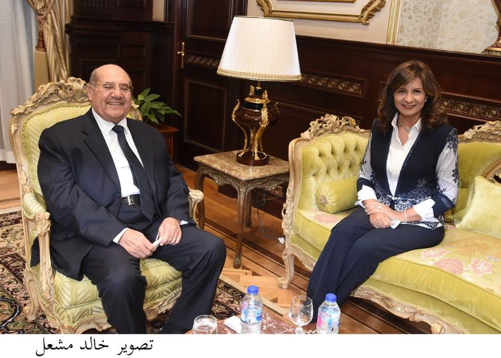 وزيرة الهجرة تهنيء المستشار عبد الوهاب عبد الرازق لتوليه رئاسة مجلس الشيوخ 21352