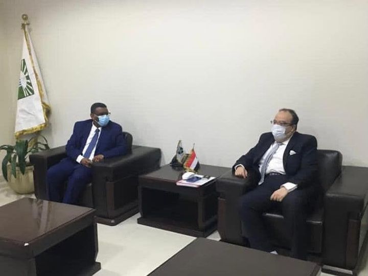 السفير المصري في السودان يلتقي بوالي الخرطوم 22735