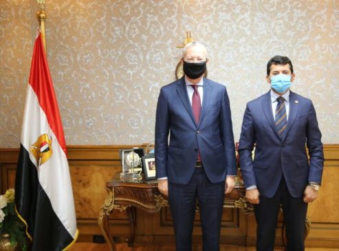 وزير الشباب والرياضة يستقبل سفير مصر لدي بولندا قبل استلام مهام عمله 39757