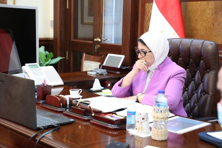وزيرة الصحة تعقد اجتماعًا مع محافظي الإسكندرية ومطروح لمتابعة خطة الوزارة للتصدي لانتشار فيروس كورونا 61796