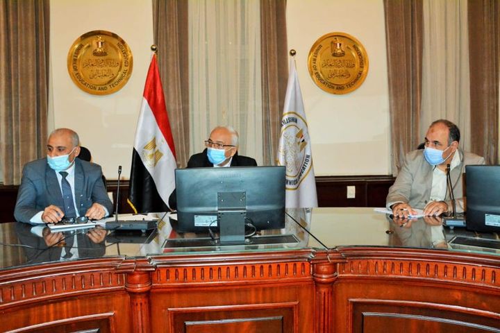 التعليم تعد خطة الارتقاء بالمستوى الأكاديمى للمُعلمين وتفعيل وحدات التدريب داخل المدارس الأحد 15 نوفمبر 64038