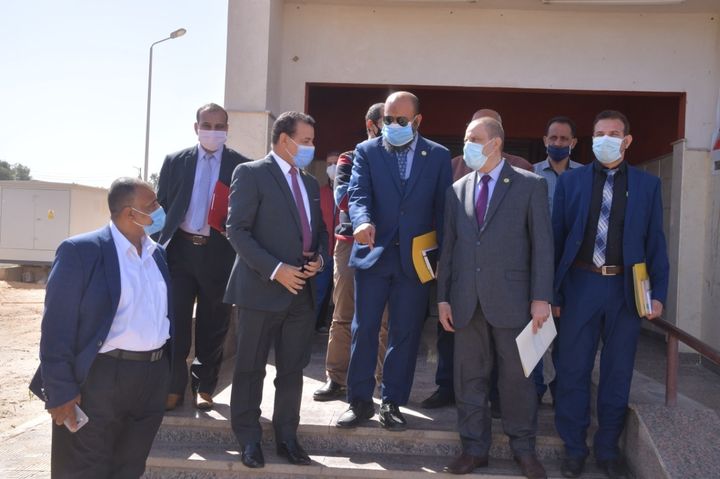 قام وفد وزارة التخطيط والتنمية الاقتصادية بزيارة جامعة جنوب الوادي وذلك فى إطار الزيارات الميدانية 68696