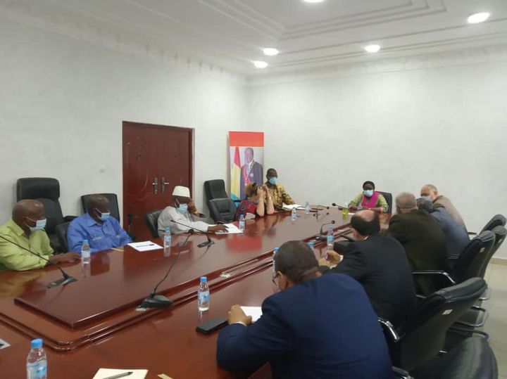 السفارة المصرية في غينيا تستقبل وفداً مصرياً لبحث التعاون الثنائي في مجال الطاقة ــ صرح السفير 76972