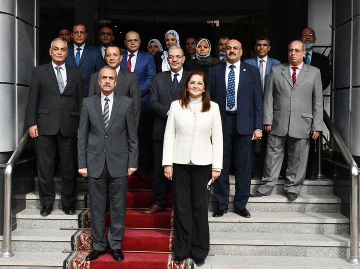 وزيرة التخطيط والتنمية الاقتصادية تجتمع مع رئيس الجهاز المركزي للتعبئة العامة والإحصاء لبحث مؤشرات الدخل 77521