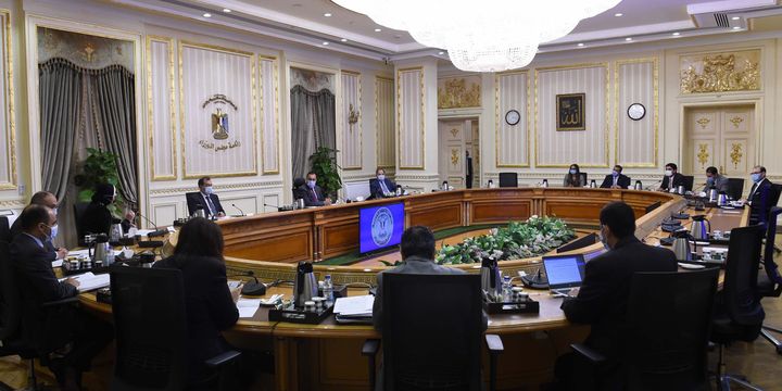 رئيس الوزراء يتابع الموقف التنفيذي لمشروع إقامة محطات تموين السيارات بالغاز الطبيعي عقد الدكتور مصطفى 79540