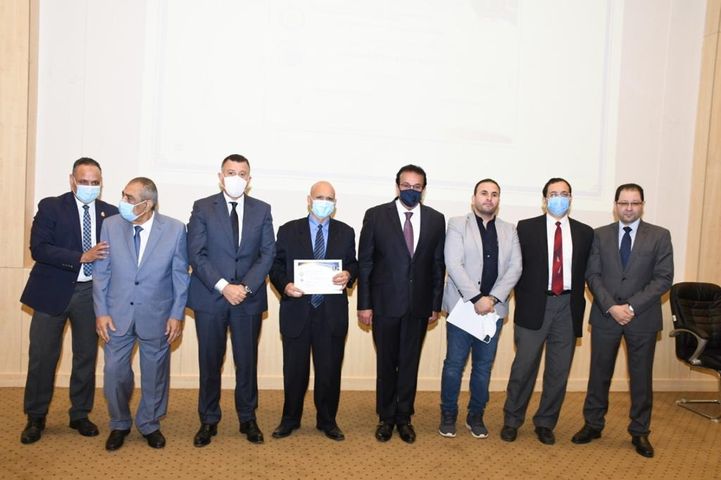 126213488_3487062924718453_7673389246314