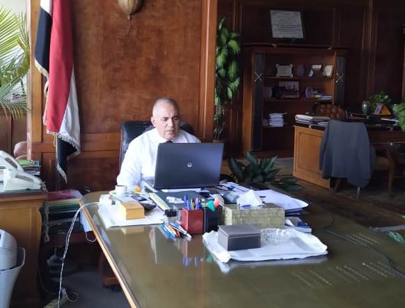 عبد العاطى : - الالتزام بالبرنامج الزمني للأعمال المنفذة فى المشروع القومى لتأهيل الترع ومشروع التحول من 98431