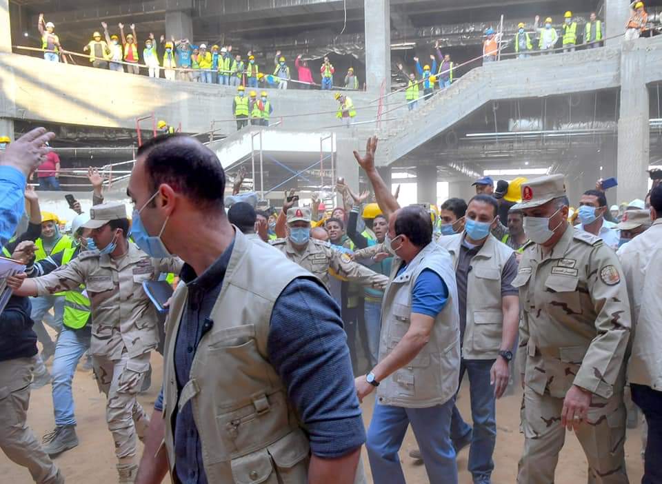 قام الرئيس السيسي بعد ظهر اليوم بجولة تفقدية لعدد من المشروعات بالعاصمة الإدارية الجديدة تضمنت "مدينة مصر الدولية للالعاب الأوليمبية" EmzEz SXEAYqUJw