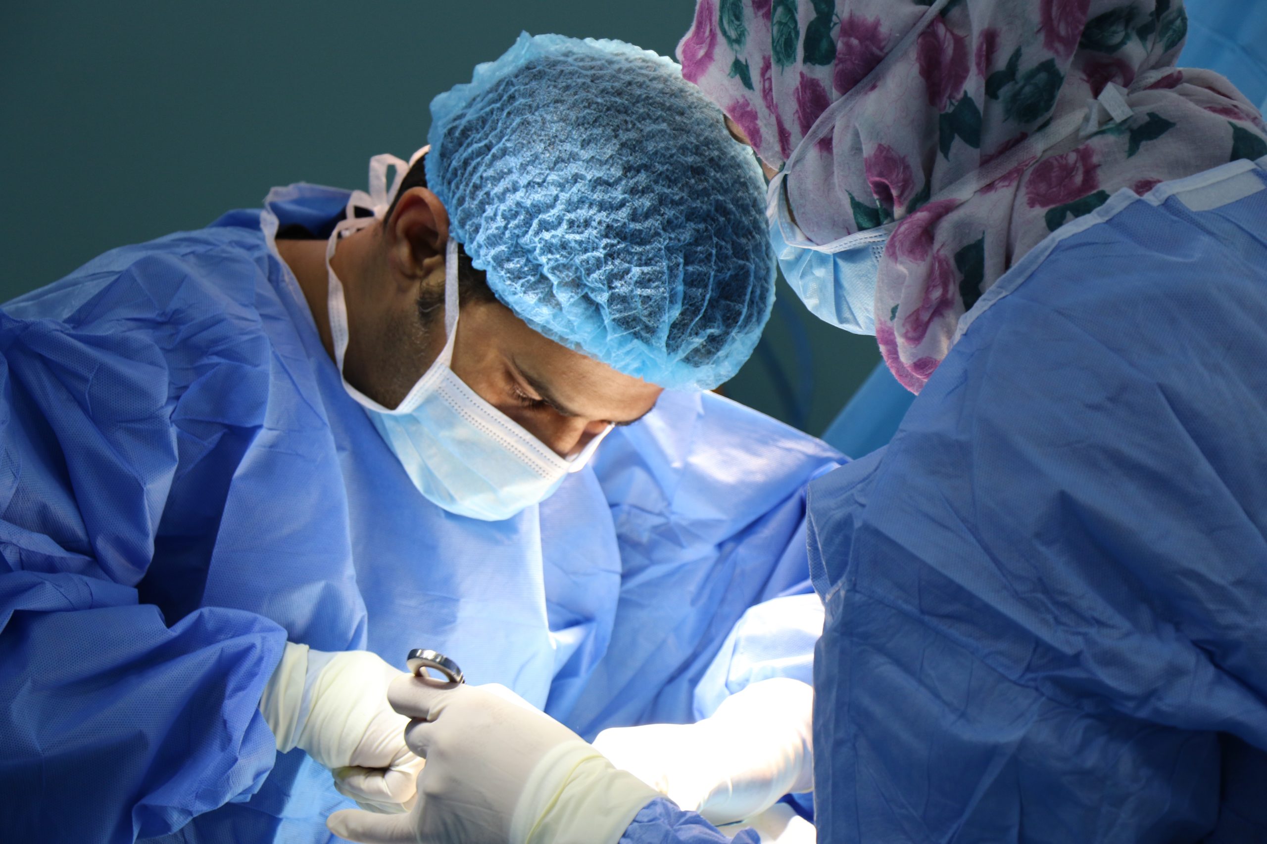 العمليات التي يتم إجراؤها ضمن مبادرة رئيس الجمهورية لإنهاء قوائم الانتظار surgery egypt scaled