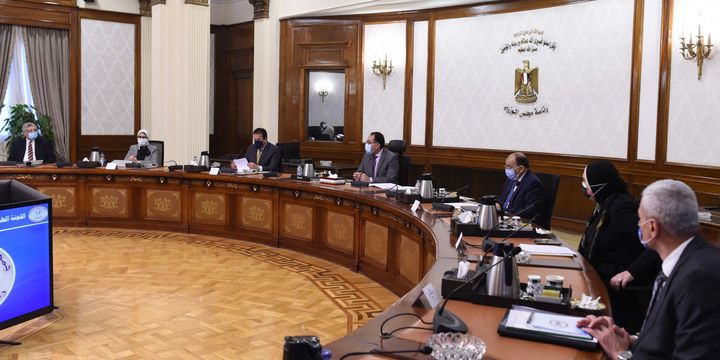 خلال ترؤسه اجتماع المجموعة الطبية: رئيس الوزراء يشدد على ضرورة الاستمرار في تطبيق الإجراءات الاحترازية 51422
