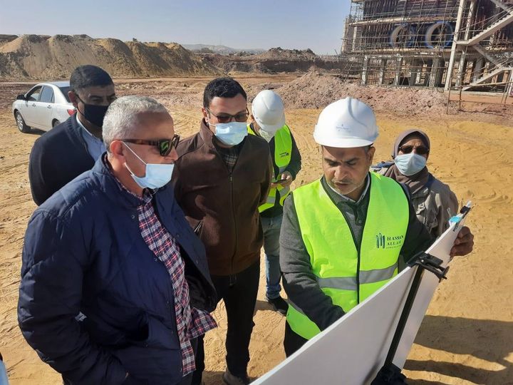 مسئولو الإسكان يتفقدون مشروعات مدينة 6 أكتوبر الجولة شملت مشروعات الطرق والمحاور العرضية والمرافق 85492