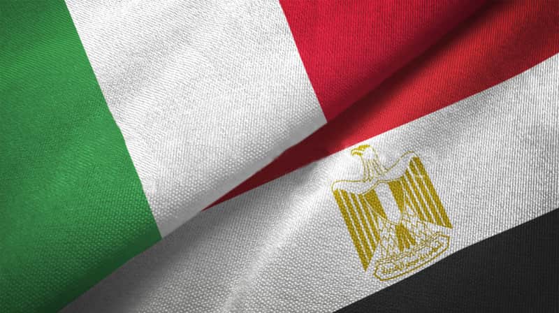 مصر وإيطاليا توقعان صفقة عسكرية ضخمة على الرغم من قضية ريجيني