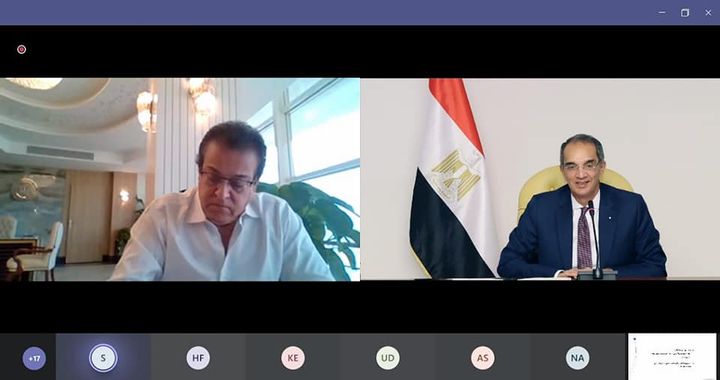 وزيرا التعليم العالى والاتصالاتيتابعان تنفيذ منظومة الامتحانات الإلكترونية وميكنة المستشفيات الجامعية 12848