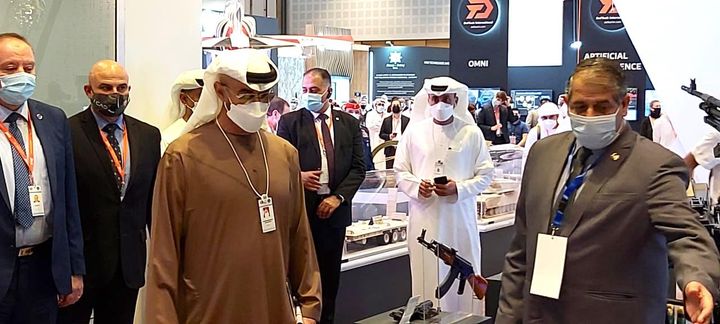 بن زايد يتفقد جناح وزارة الإنتاج الحربي بمعرض 2021 IDEX أبو ظبي أبو ظبي ٢٤ فبراير ۲۱ ۲۰ تفقد اليوم الشيخ / 17720
