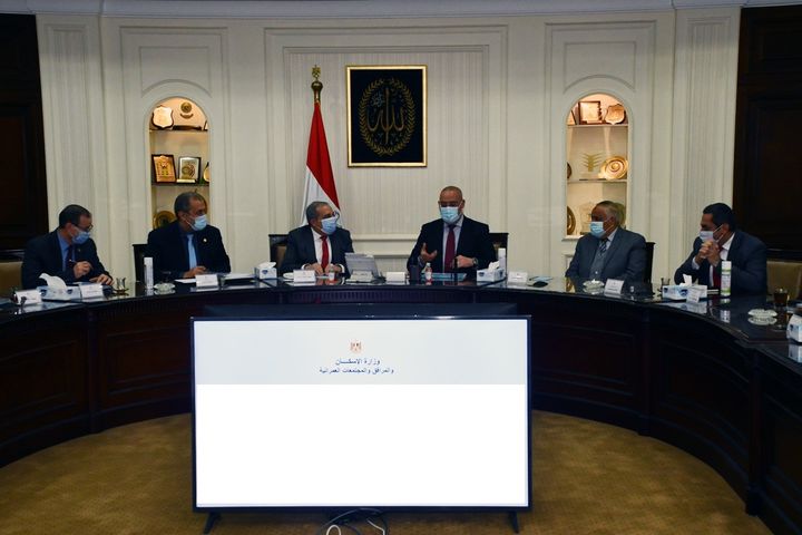 وزيرا الإسكان والإنتاج الحربى ورئيس العربية للتصنيع يبحثون سبل التعاون لتوفير مهمات ومستلزمات تنفيذ مشروعات المبادرة الرئاسية "حياة كريمة" 35634