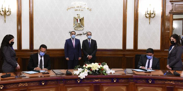 رئيس الوزراء يشهد مراسم توقيع بروتوكول تعاون لإتاحة خدمات مصلحة الضرائب العقارية على منصة مصر الرقمية 38814