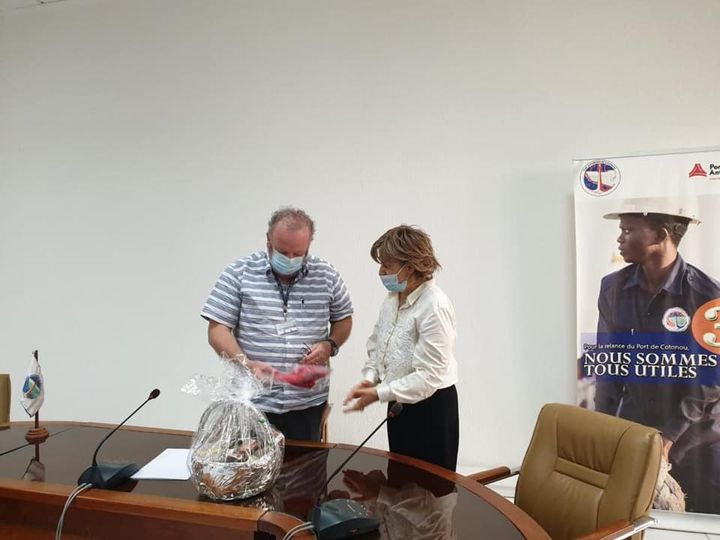 السفيرة المصرية لدى بنين تلتقي مدير عام ميناء كوتونو ـ التقت السفيرة أمل عفيفي سفيرة جمهورية مصر 71272
