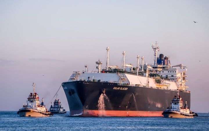 بعد توقف ثمان سنوات ميناء دمياط يستقبل أول سفينة لتصدير الغاز المسال 82824