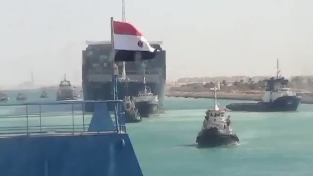 The video was taken minutes ago for the EVER GIVEN ship in the Suez Canal, the ship did not return to its previous position as mentioned in some news agencies 0CSOMoj6VcHdnZwt