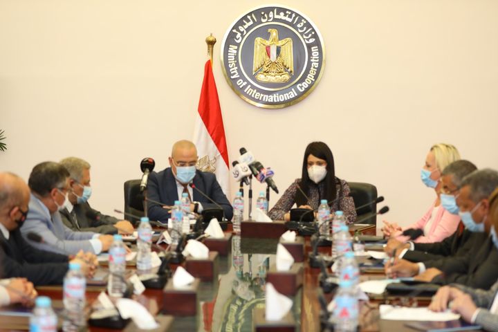 بحضور وزير الإسكان والمرافق والمجتمعات العمرانية *«التعاون الدولي» توقع تمويلًا تنمويًا بقيمة 109 مليون يورو 12749