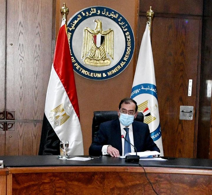 عقد المهندس طارق الملا وزير البترول والثروة المعدنية اجتماعاً لمتابعة الموقف التنفيذي لبرنامج التوسع في 18883