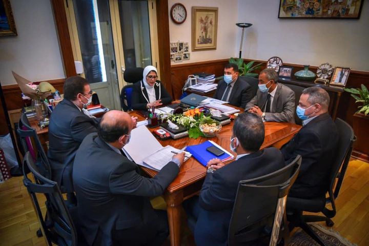 في إطار متابعة خطة العمل للمشروع القومي لتطوير قرى الريف المصري ضمن مبادرة حياة كريمة وزيرة الصحة تعقد 19609