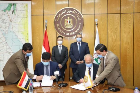 سعفان يشهد توقيع مذكرة تفاهم مع هواوي لتدعيم رؤية مصر فى التحول الرقمى شهد وزير القوي العاملة محمد سعفان ، 19789