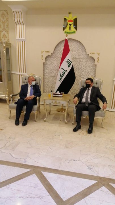 وصل الدكتور محمد عبد العاطى وزير الموارد المائية والرى بسلامة الله إلى العاصمة العراقية بغداد فى مستهل 23562