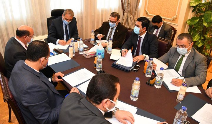 عقدت اليوم الخميس الموافق 4 مارس 2021 اللجنة الوطنية لصرف التعويضات لمتضرري النوبة اجتماعًا برئاسة السيد 29832