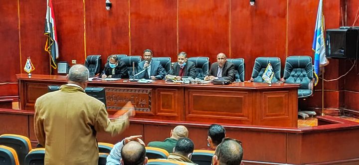 رئيس جهاز مدينة بدر يعقد اجتماعاً مع مسئولي الشركات المنفذة لـ٨٤٢٤ وحدة إسكان اجتماعى بالمدينة لوضع خطة 35748