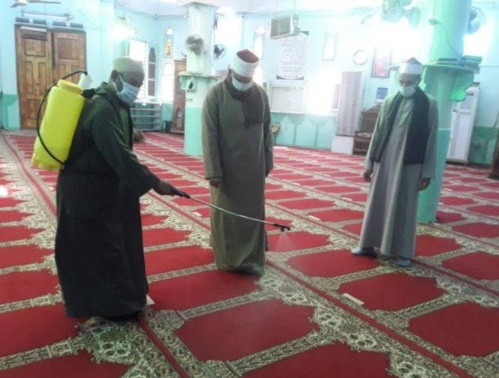 بالصور : الأوقاف تواصل حملتها لنظافة وتعقيم المساجد في جميع المديريات الأوقاف تواصل حملتها لنظافة 40698