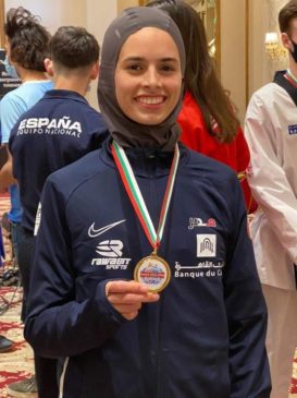 وزير الرياضة يهنئ لاعبة المنتخب المصري للتايكوندو نور حسين لفوزها بذهبية بلغاريا المفتوحة بعث وزير الشباب 41821