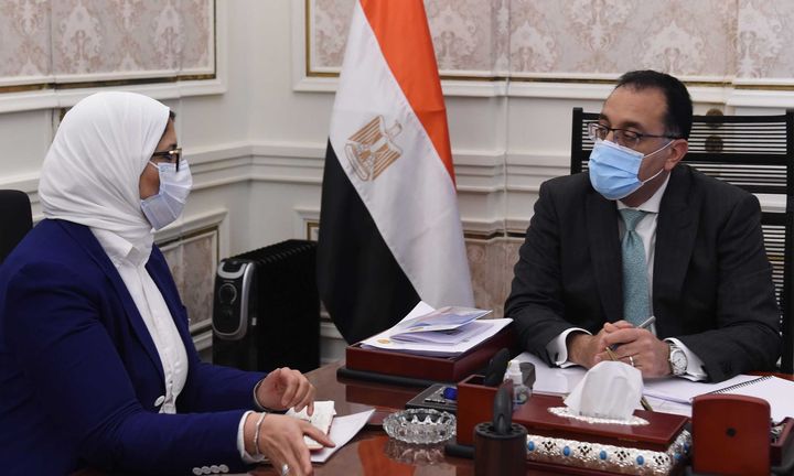 رئيس الوزراء يُتابع مع وزيرة الصحة جُهود تنفيذ المبادرة الرئاسية حياة كريمة مدبولي: الصحة أحد القطاعات 68381