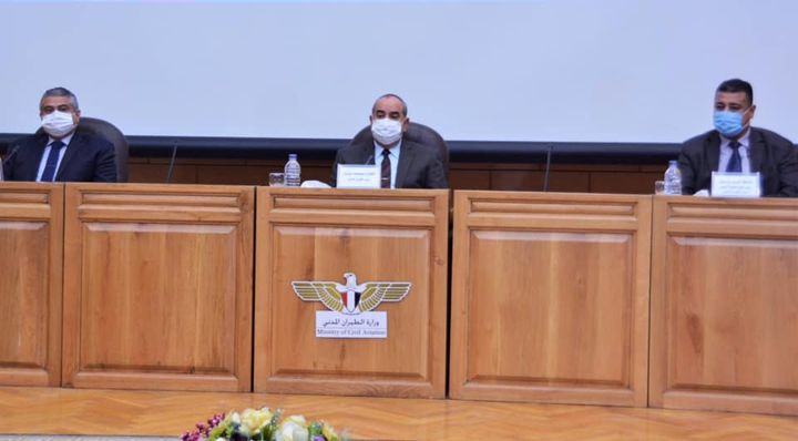وزير الطيران المدني يكرم الأمهات المثاليات ويشيد بدور المرأة في خدمة قطاع الطيران تحت رعاية وبحضور الطيار 69748