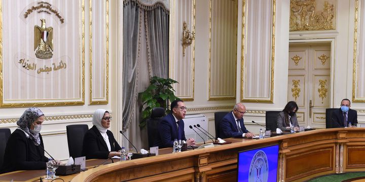 خلال مؤتمر صحفي بمجلس الوزراء: رئيس الوزراء :الرئيس وجّه بسرعة صرف التعويضات الملائمة لأسر المتوفين 70095