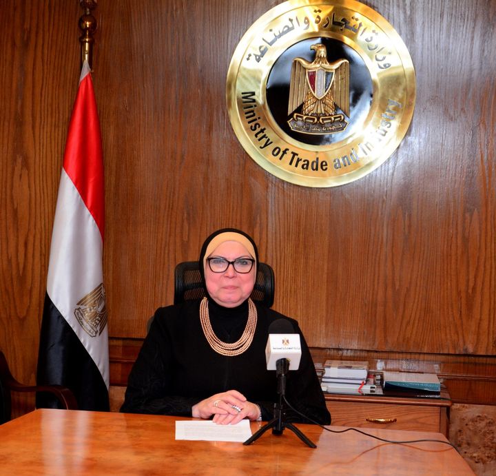 عبر تقنية الفيديو كونفرانس وزيرة التجارة والصناعة تلقي كلمة مصر في ندوة دور المرحلة الثانية من برنامج 73884 1