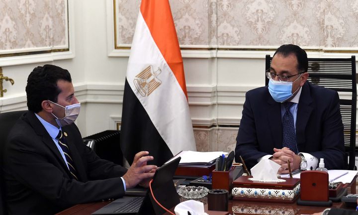 رئيس الوزراء يتابع مع وزير الشباب والرياضة ملفات عمل الوزارة عقد الدكتور مصطفى مدبولي، رئيس مجلس الوزراء، 74621